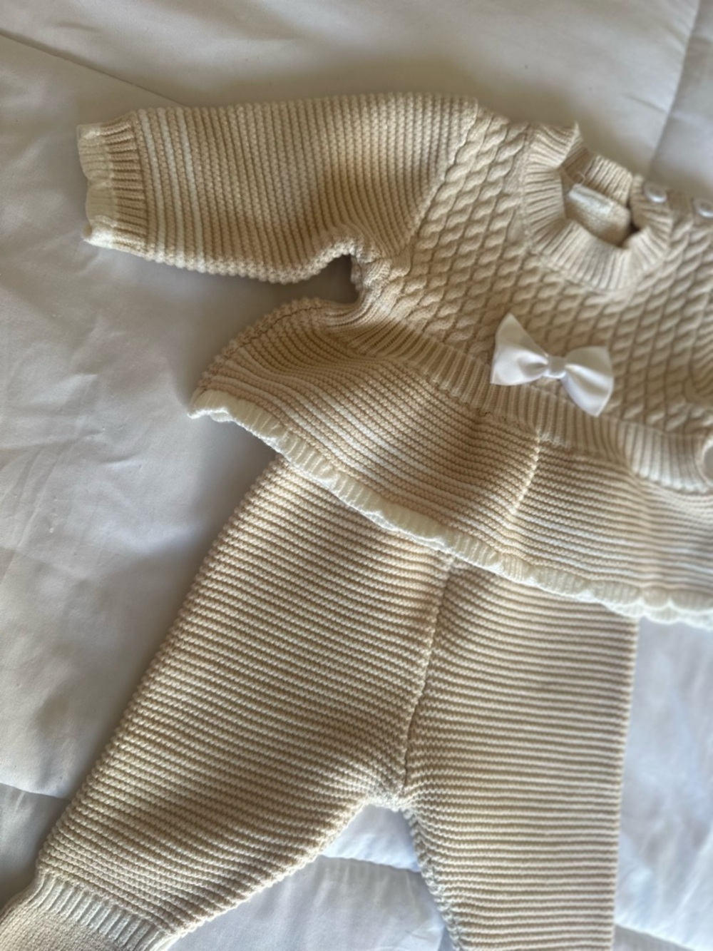 Cream Knit Two-Piece Baby Set with Bow